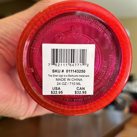 Starbucks 24 ounce Barbie pink Tumblr - Picture 4 of 4